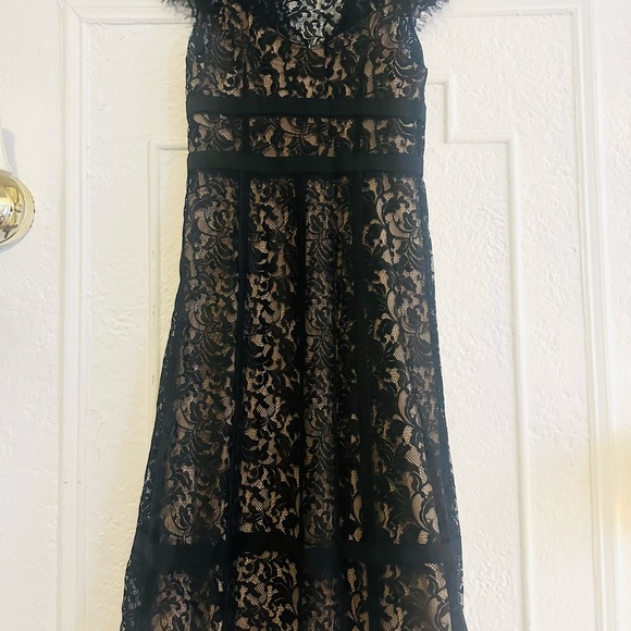 Black Lace Midi Dress - Picture 3 of 4